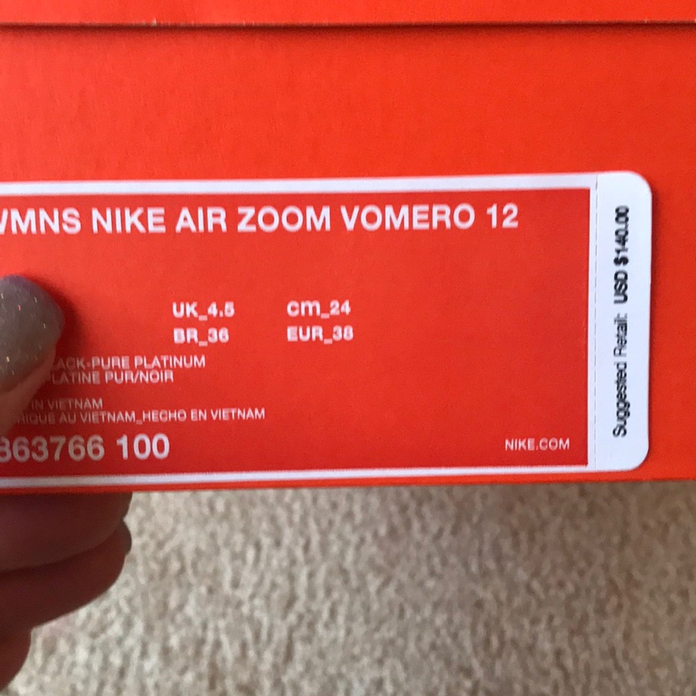 Women’s Nike Air Zoom Vomero 12 - Picture 7 of 7